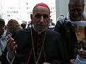 La Santa Sindone - Il Cardinal Poletto si intrattiene con i pellegrini_19